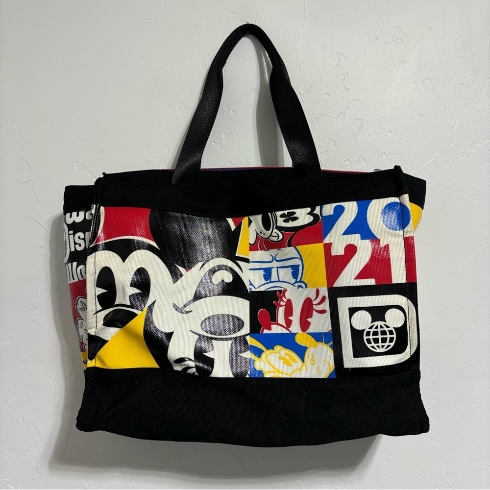 Disney Tote Bag Walt Disney World 2021 Shoulder Strap Zip Closure Mickey Minnie